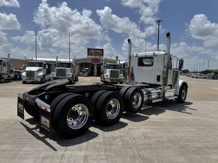 2027 Peterbilt 589-7