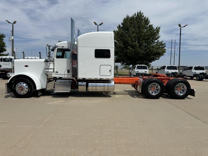 2023 Peterbilt 389 — photo 7