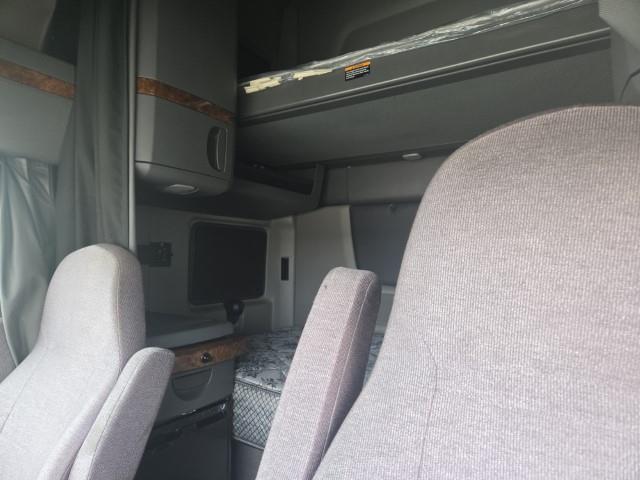 2021 International LT625-8