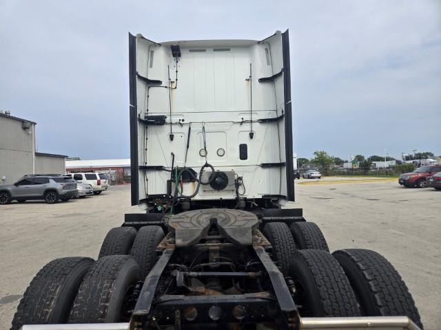 2021 International LT625-4