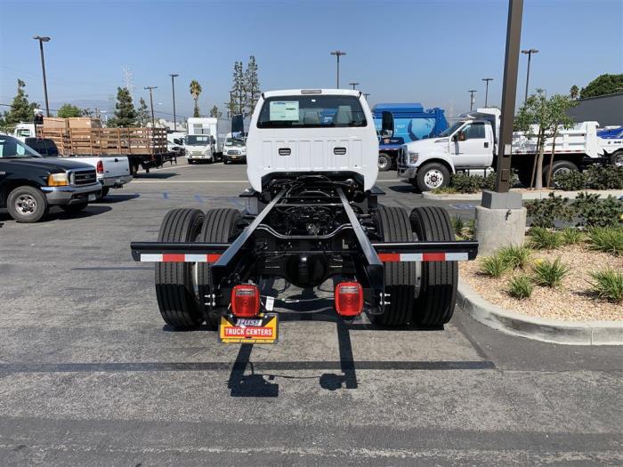 2027 Ford F-650-4
