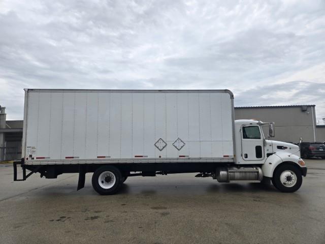 2018 Peterbilt 337-3