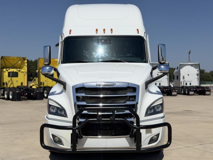 2024 Freightliner Cascadia-1
