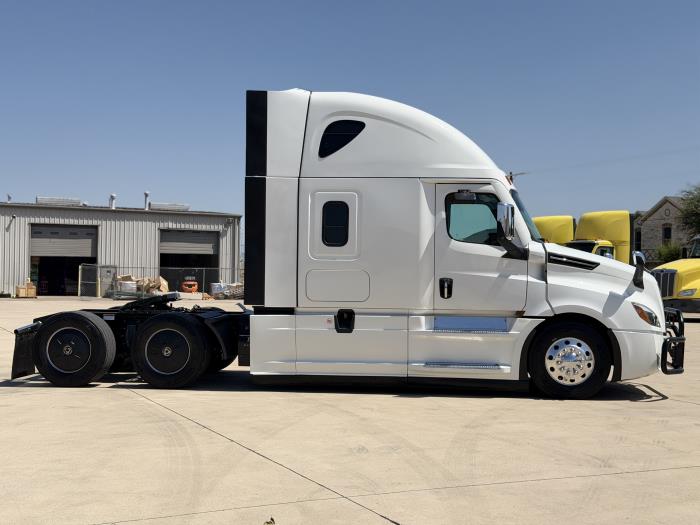 2024 Freightliner Cascadia-3