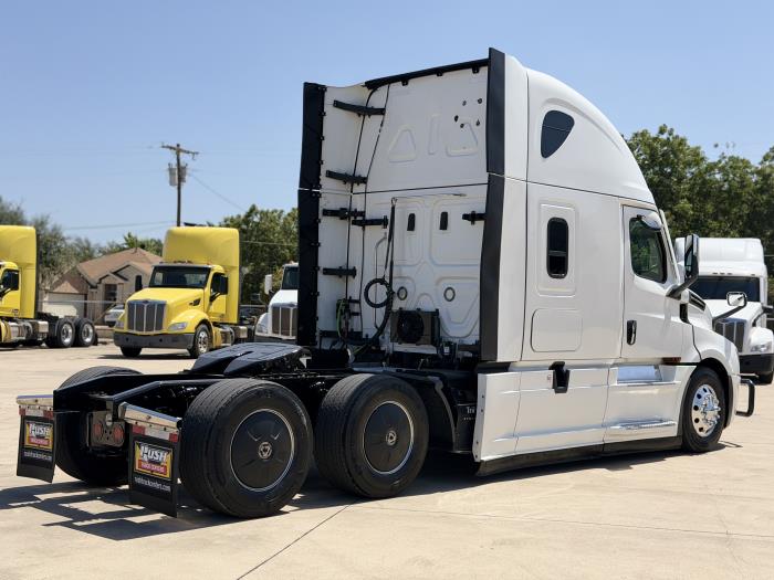 2024 Freightliner Cascadia-4