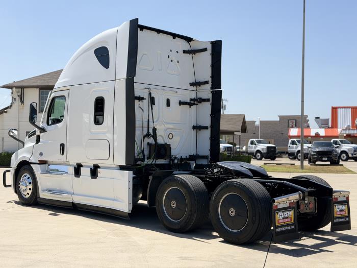 2024 Freightliner Cascadia-6