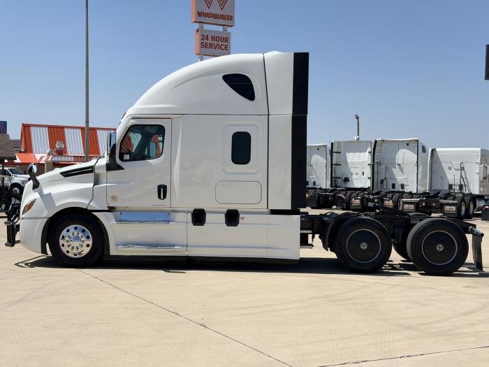 2024 Freightliner Cascadia-7