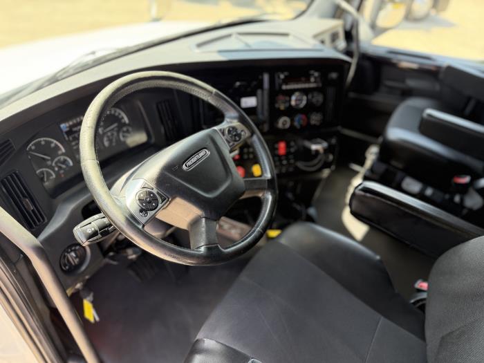 2024 Freightliner Cascadia-12