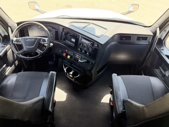 2024 Freightliner Cascadia-27