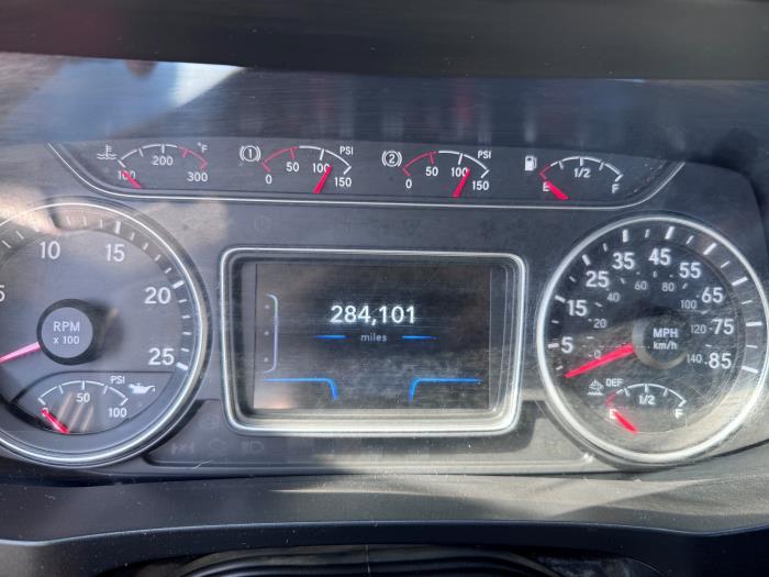 2023 International LT625-15