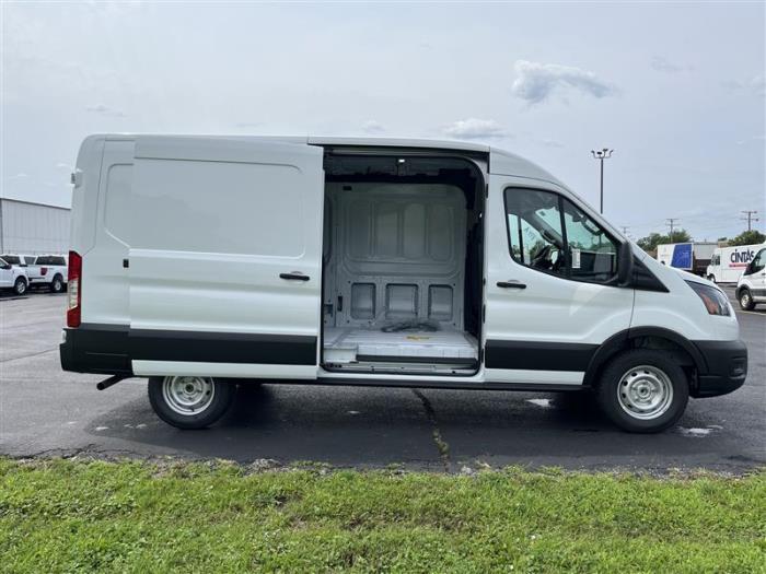 2026 Ford Transit-250-5