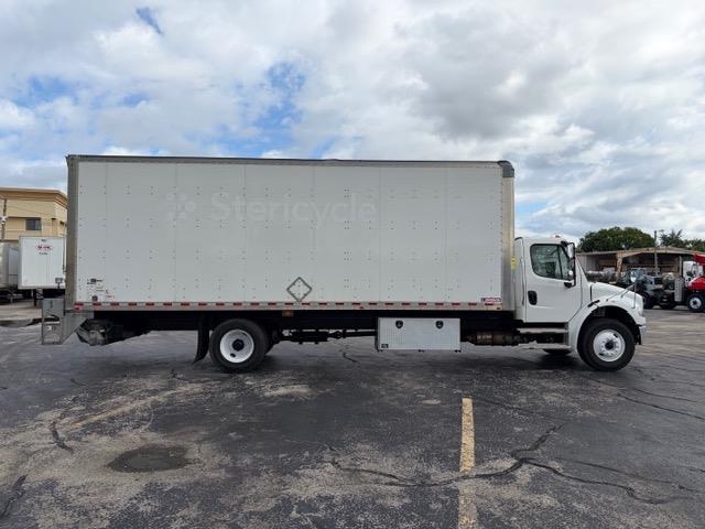2021 Freightliner Business Class M2 106-9