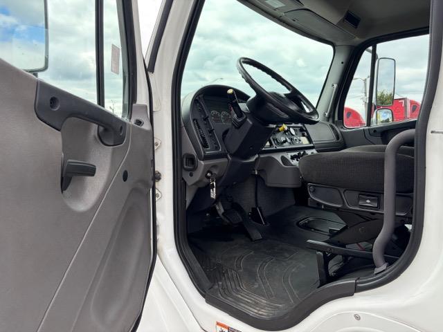 2021 Freightliner Business Class M2 106-16
