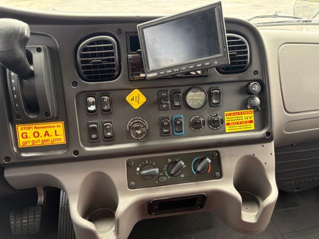 2021 Freightliner Business Class M2 106-21