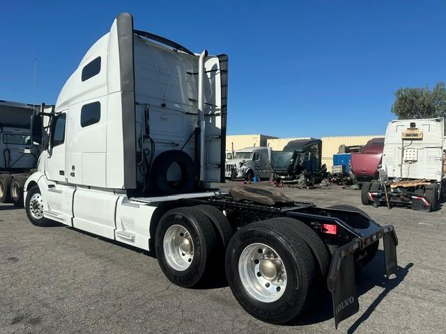 2023 Volvo VNL64T760-2
