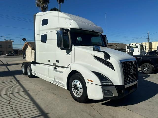 2023 Volvo VNL64T760-5