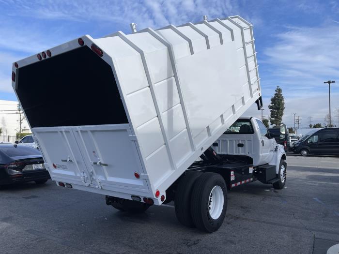 2027 Ford F-650-27