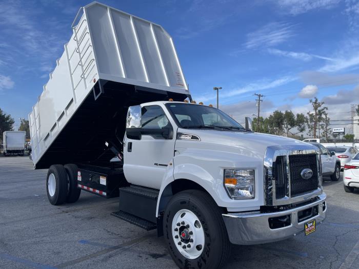 2027 Ford F-650-28