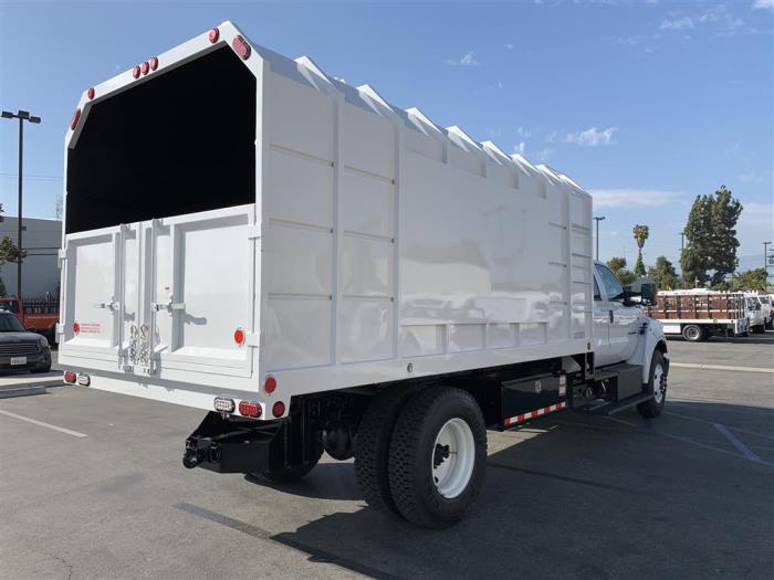 2027 Ford F-650-4