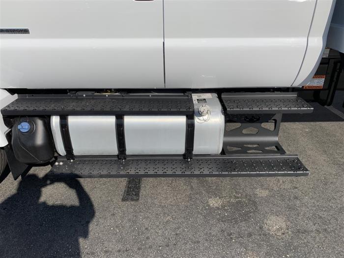 2027 Ford F-650-17
