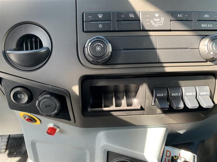 2027 Ford F-650-26