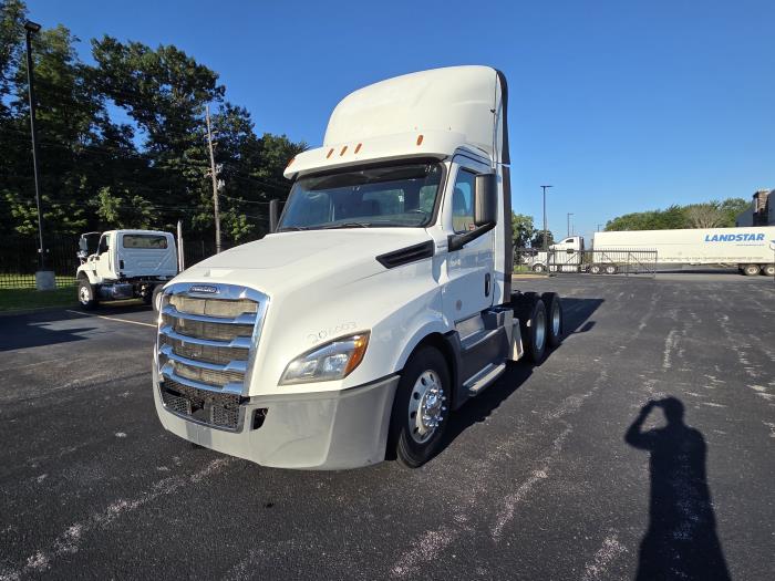 2020 Freightliner Cascadia-0