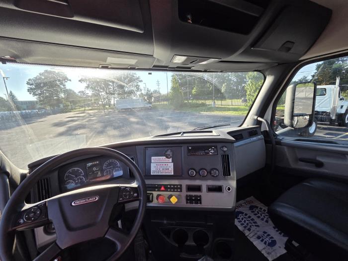 2020 Freightliner Cascadia-10