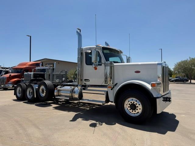 2027 Peterbilt 589-9