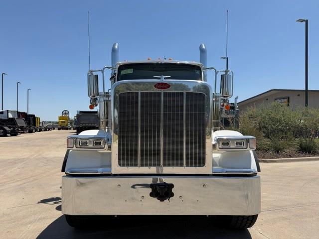 2027 Peterbilt 589-12