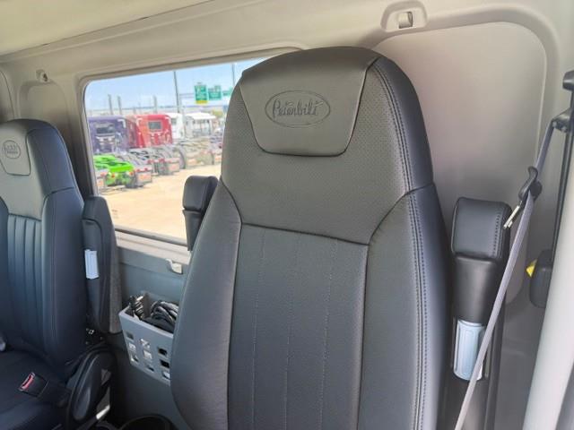 2027 Peterbilt 589-30