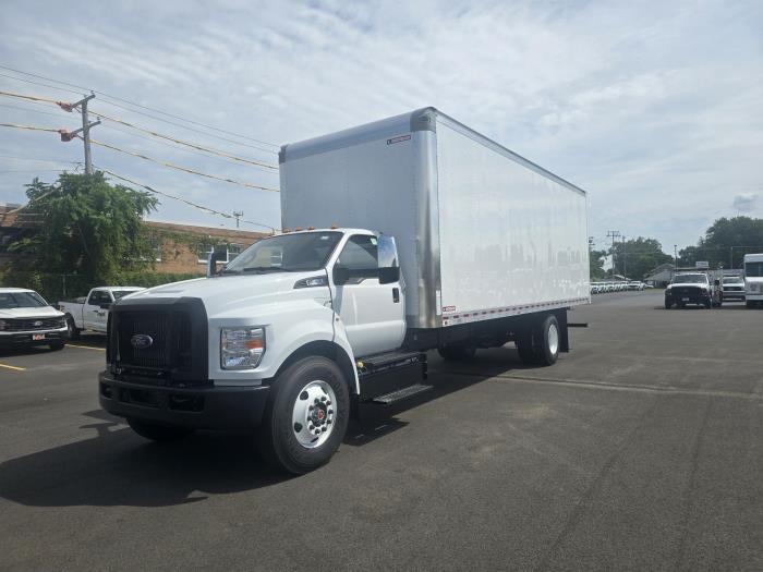 2027 Ford F-650-3