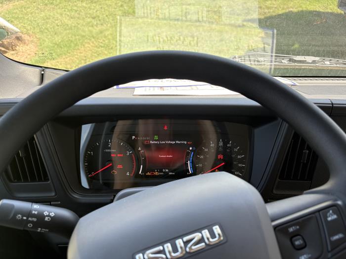 2027 Isuzu NRR-17
