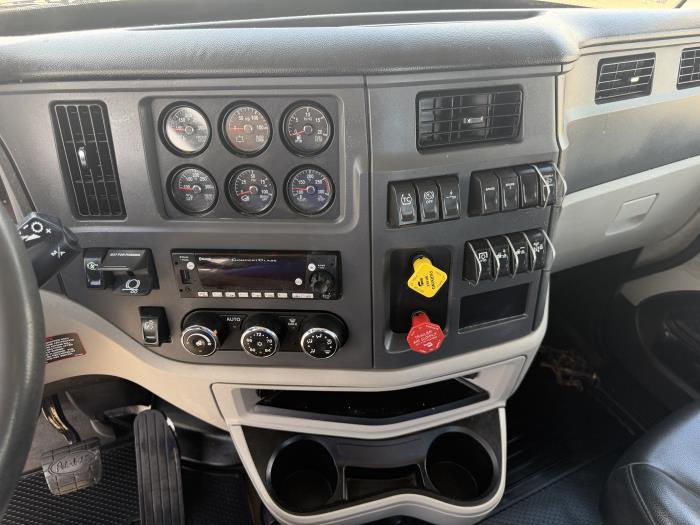 2024 Peterbilt 567-28