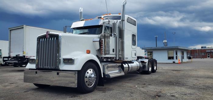 2023 Kenworth W900 — photo 3