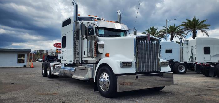 2023 Kenworth W900 — photo 5