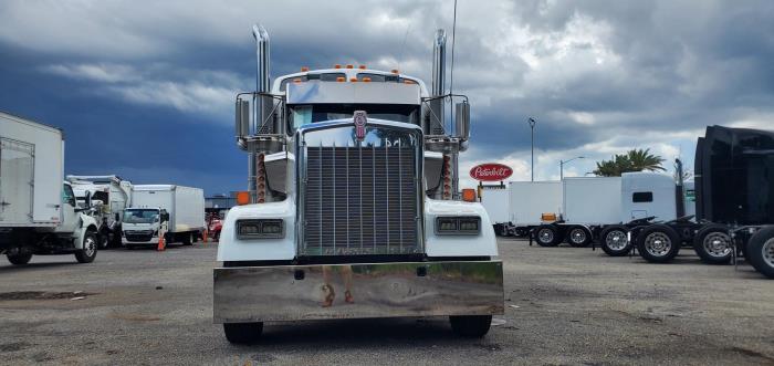 2023 Kenworth W900 — photo 4