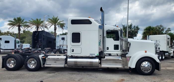 2023 Kenworth W900 — photo 6