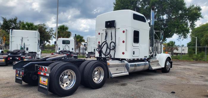 2023 Kenworth W900 — photo 7