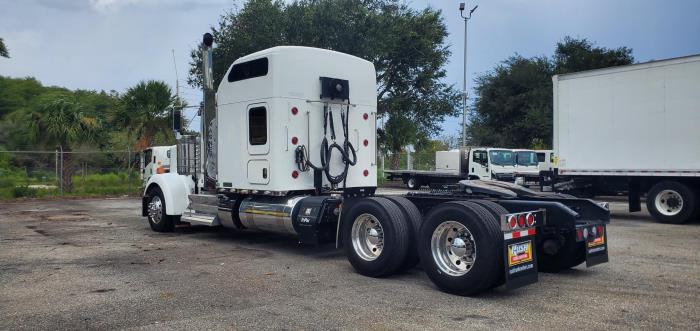 2023 Kenworth W900L-7