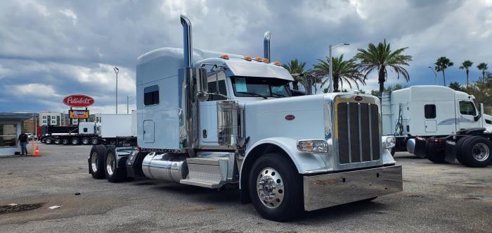 2023 Peterbilt 389 — photo 4