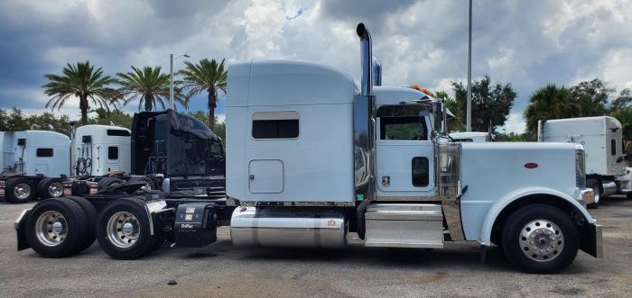 2023 Peterbilt 389 — photo 5