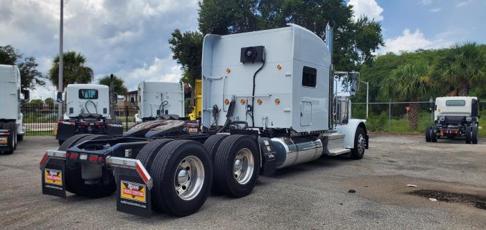 2023 Peterbilt 389 — photo 6