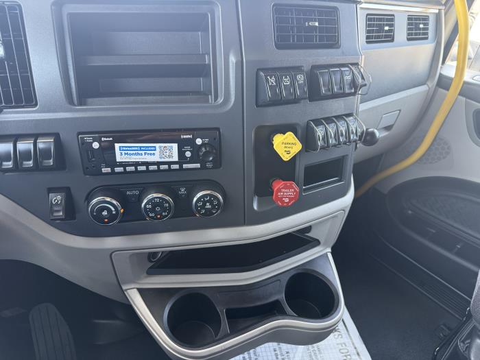 2023 Peterbilt 579-2