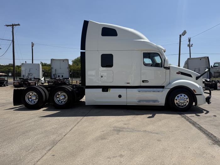 2023 Peterbilt 579-32