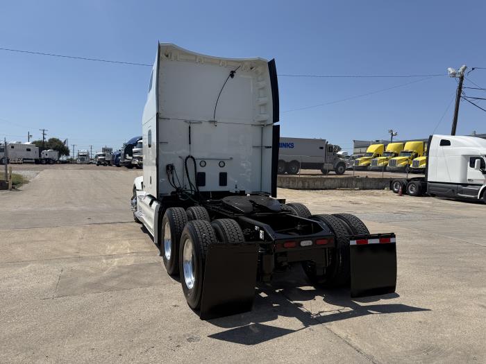 2023 Peterbilt 579-37