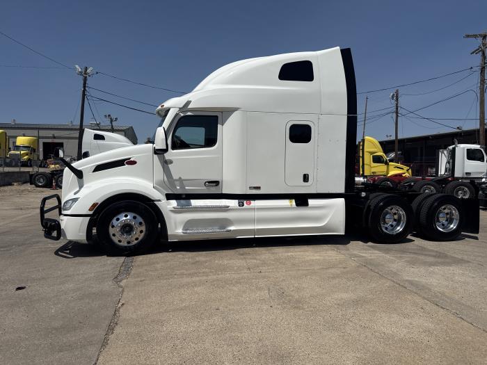 2023 Peterbilt 579-44