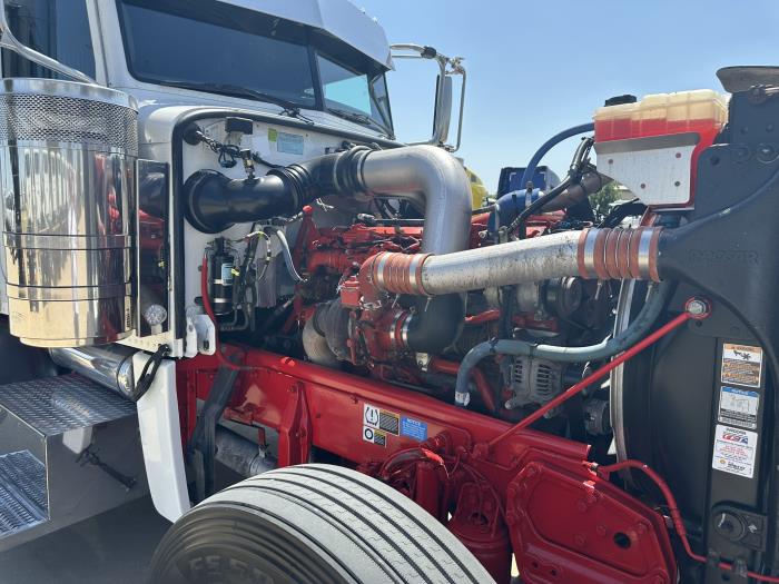 2023 Peterbilt 389-15