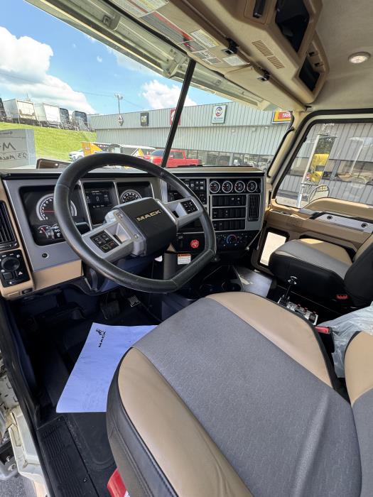 2023 Mack Granite 64FT-5