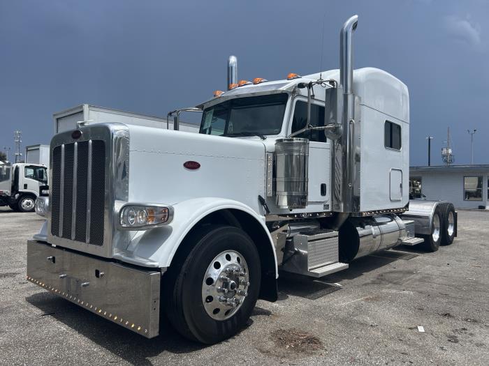 2023 Peterbilt 389 — photo 2