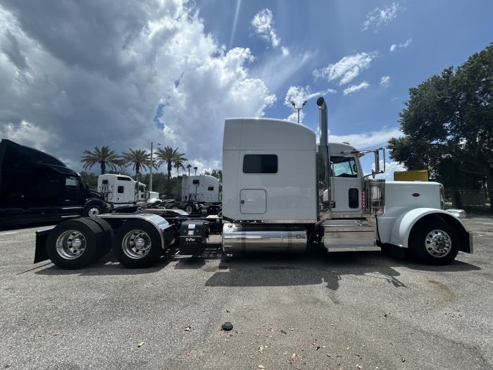 2023 Peterbilt 389 — photo 6